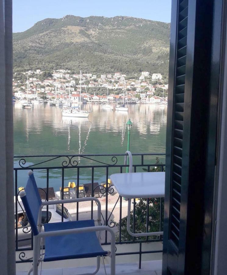 Para Thin Alos Apartment Vathy  Exterior photo