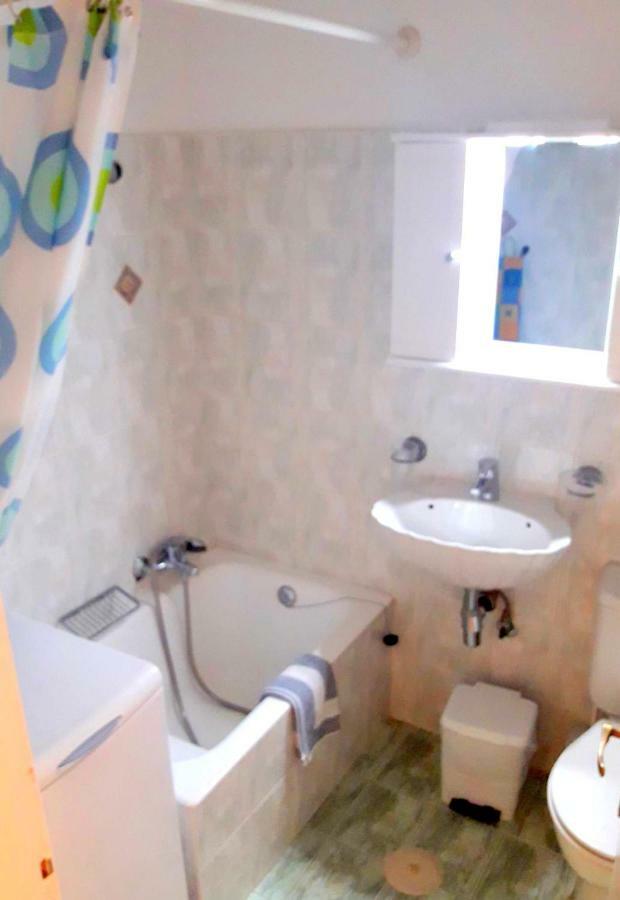 Para Thin Alos Apartment Vathy  Exterior photo